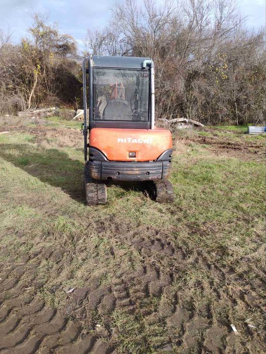 Продавам багер Hitachi zx25