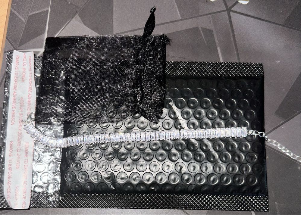 Brățară elegantă din oțel inoxidabil cu pietre strălucitoare