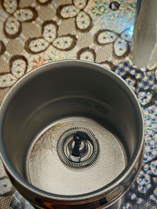 NespressoAeroccino și spumator de lapte.