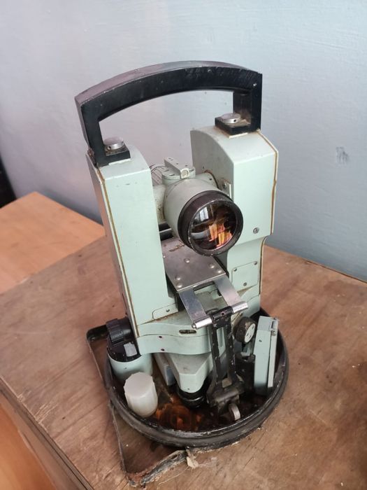 продам теодолит нивелир