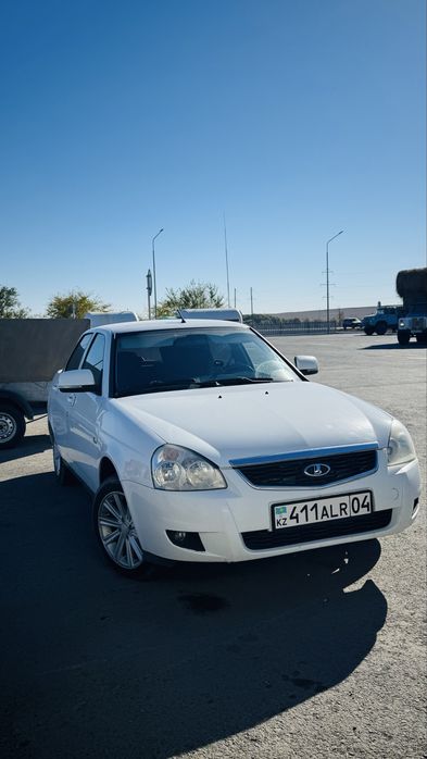 Продам Ладу Приору 2 люкс комплектация.