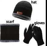 Set caciula, esarfa, manusi din acril moale si captuseala fleece