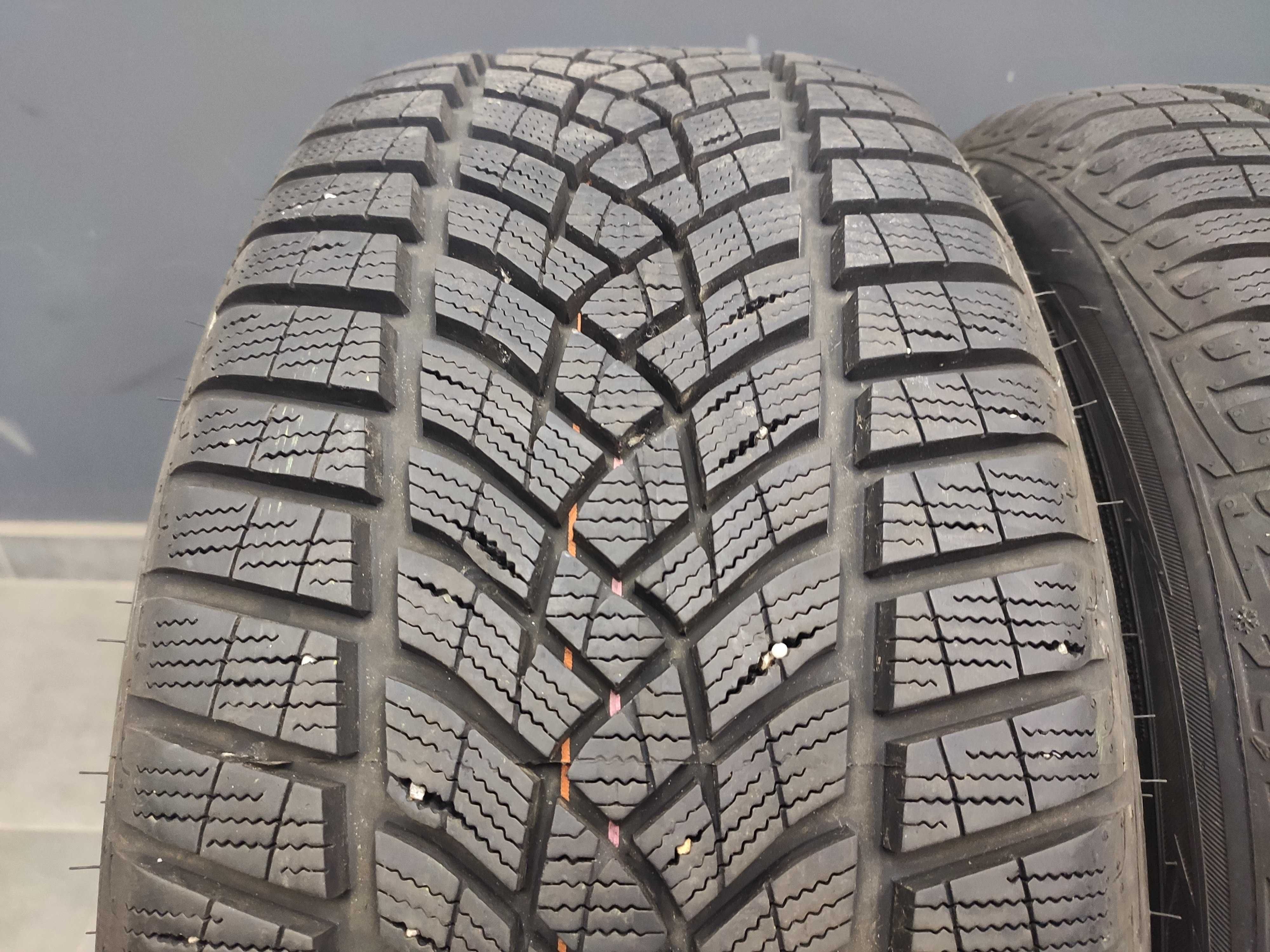 4бр Почти Нови Зимни Гуми 245 45 18 - Goodyear - DOT 2022