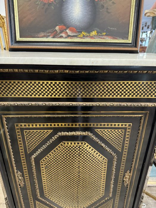 Comodă stil Boulle – intarsii din alamă, blat marmura, elemente bronz