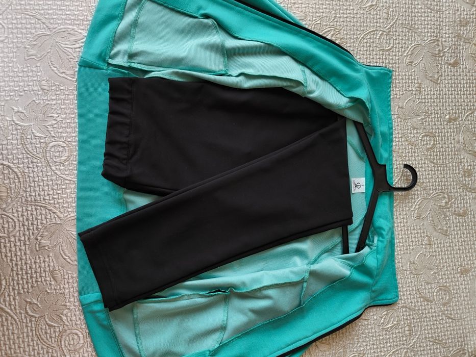 Дамски спортен екип