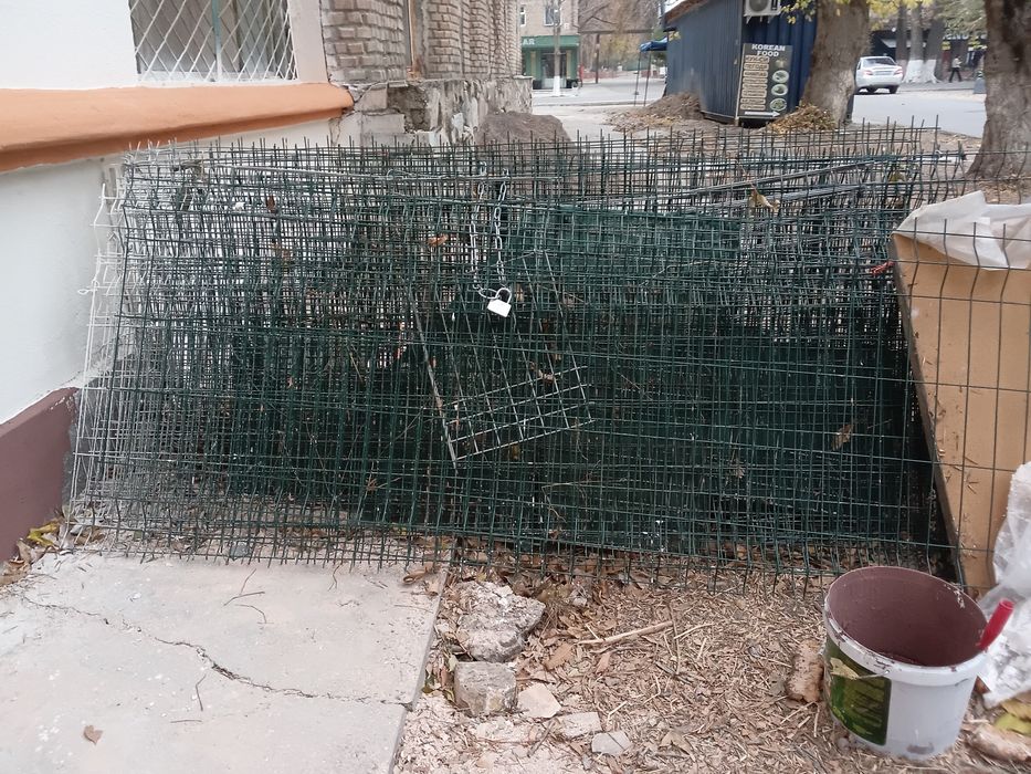 Евросетка б/у, высота 1 метр. Длина 2,5