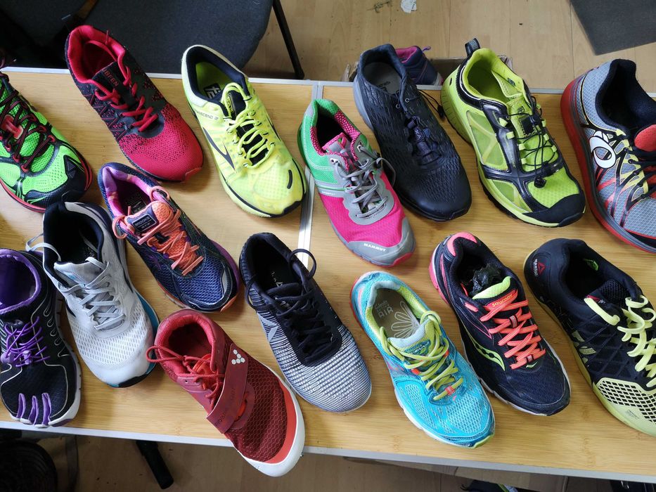 Adidasi  alergare 42 43 46 Bocanci munte ghete  maraton  38 39  Ca NOI