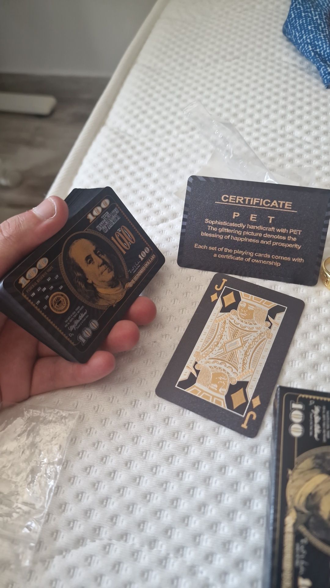 Carti de joc cu certifica P.E.T.
