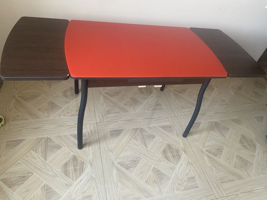 Продам кухонный стол