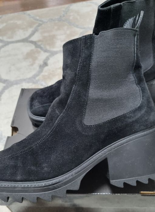 Ботинки зимние замшевые