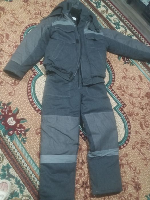 Продаю зимнюю спецовку.