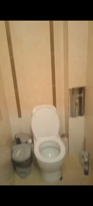 Продам б)у унитаз