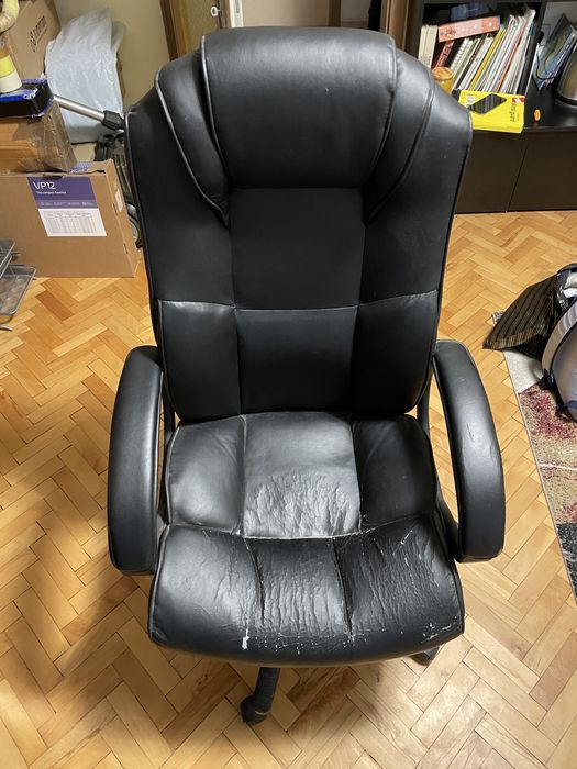 Черен кожен офис стол