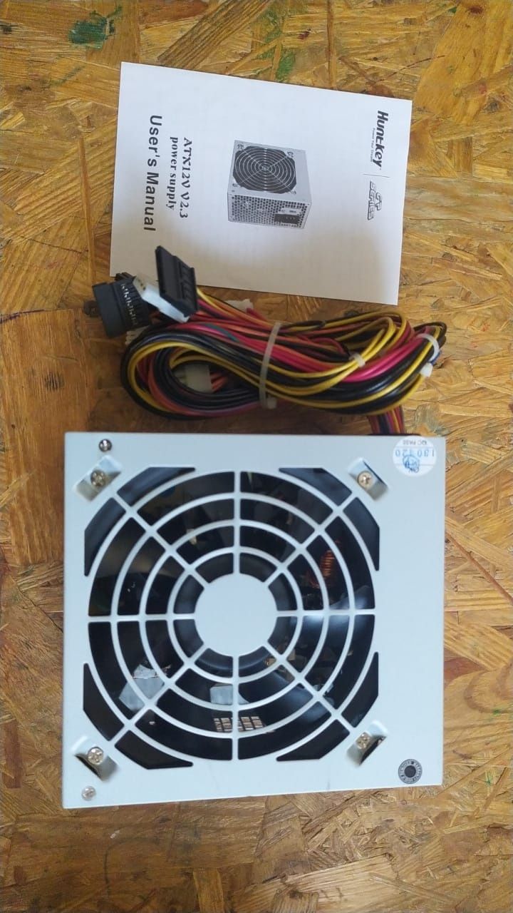 Блок питания для ПК мощностью 450 Watt.