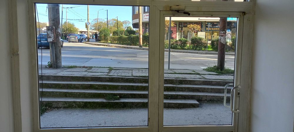 Tърговско помещение на партер – ул. „Вяра“, бл. 142А