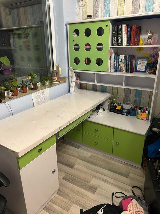 Продавам мебели за детска стая