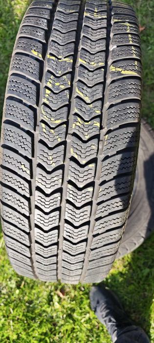 215/65/16 зимни бусови