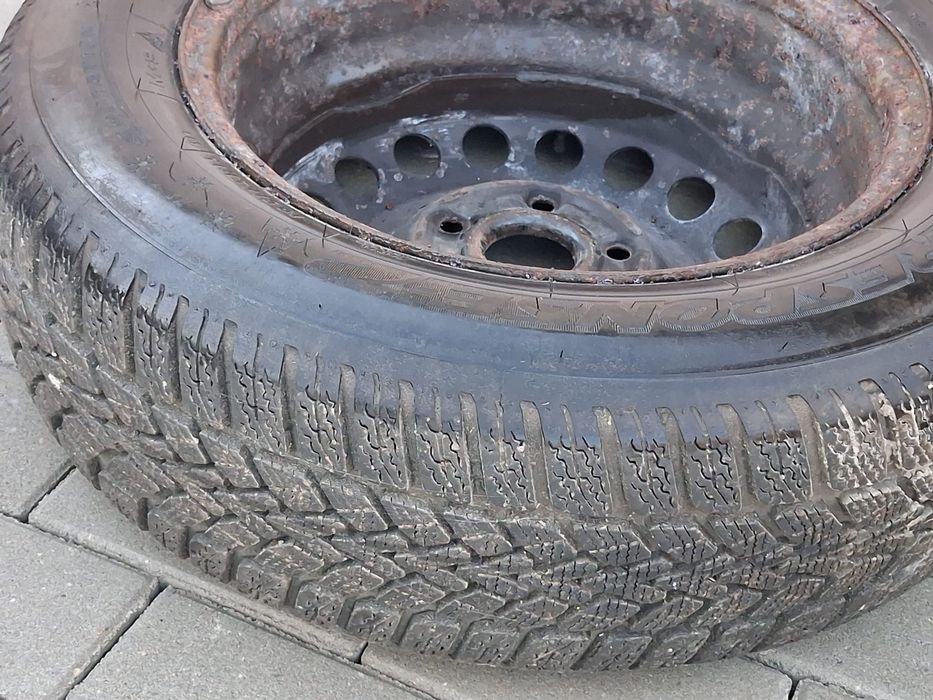 Roti de iarna 195/65/R15 Dunlop cu jante