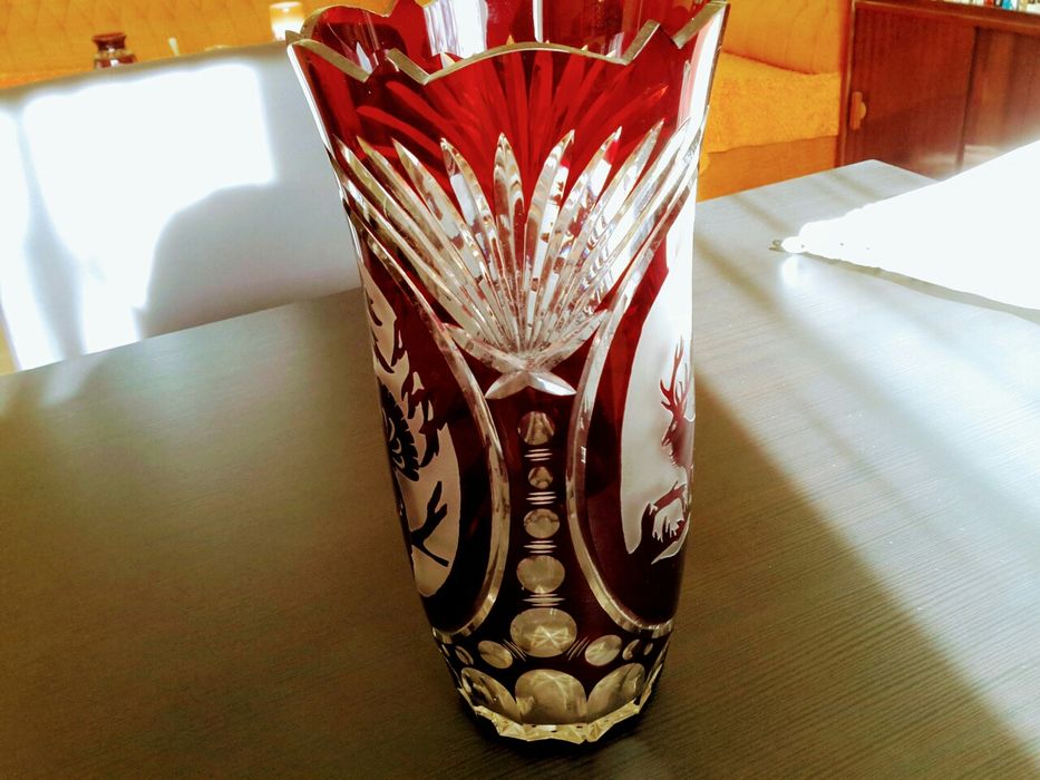Vaza cristal , motive vanatoare.