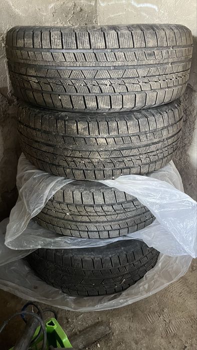 Почти новые зимние резины