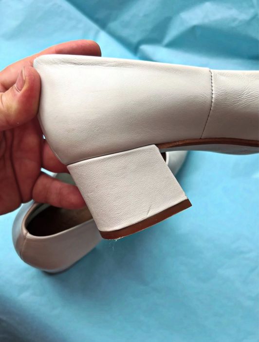 Светли обувки ZARA