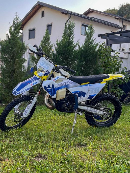 Vând Husqvarna TE 300 TBI '24 - enduro, functionează perfect