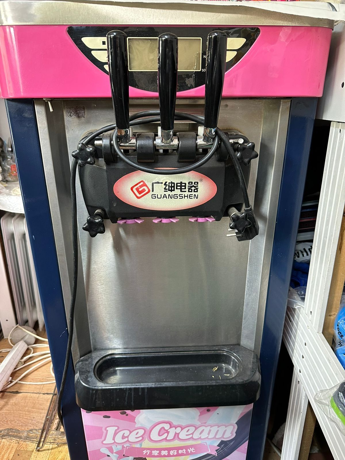 Фризер мороженный аппарат