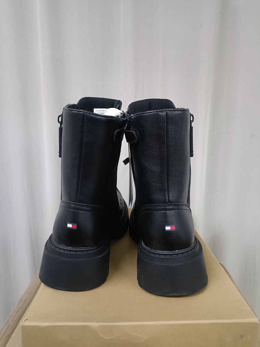 Ботуши Tommy Hilfiger номер 38 код 12A