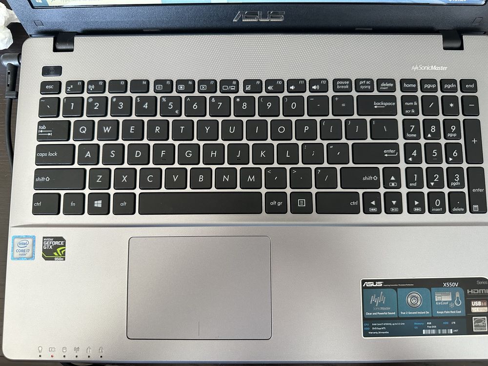 Laptop Asus x550V