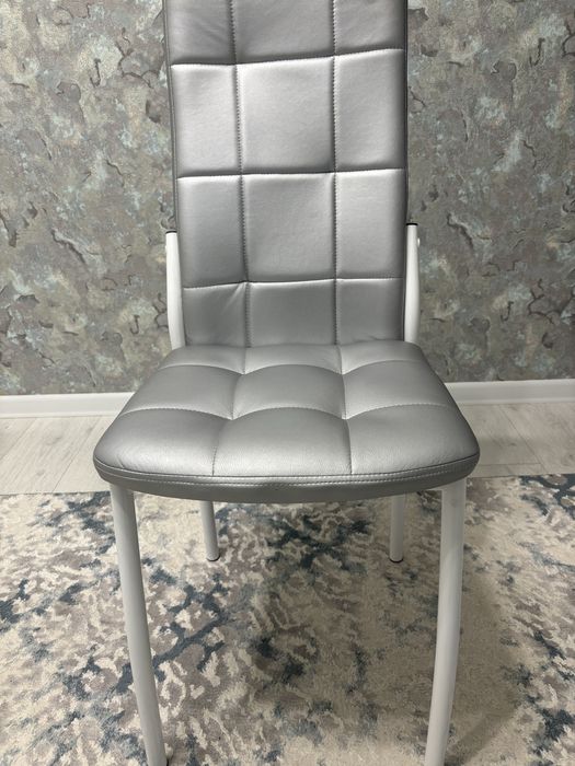 Продам стулья доя кухни в отоичном состоянии