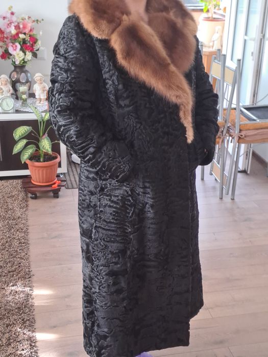 Vând blana originală