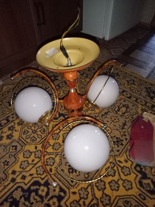 Продам люстру новый