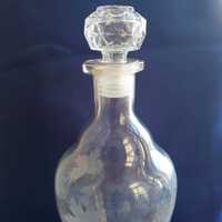 Sticlă veche ornamentală cu dop