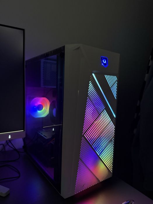 Siatem Gaming complet- RX 6600,Xeon,32gb ram+ Monitor 180hz