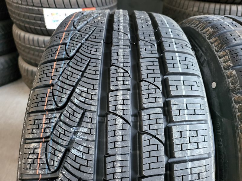 235/40/19 PIRELLI 4бр
