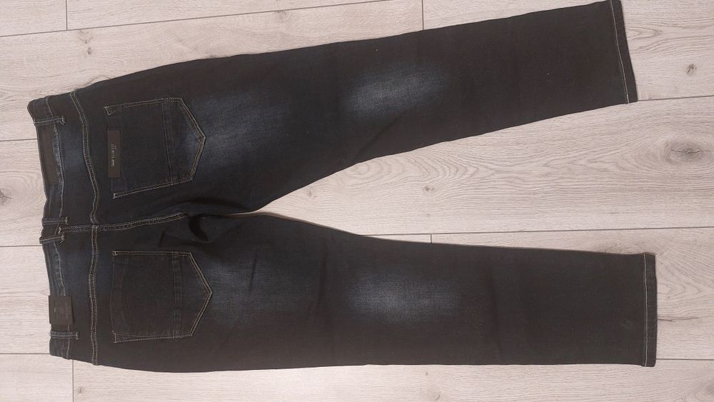 Blugi Clayton slim fit noi cu etichetă