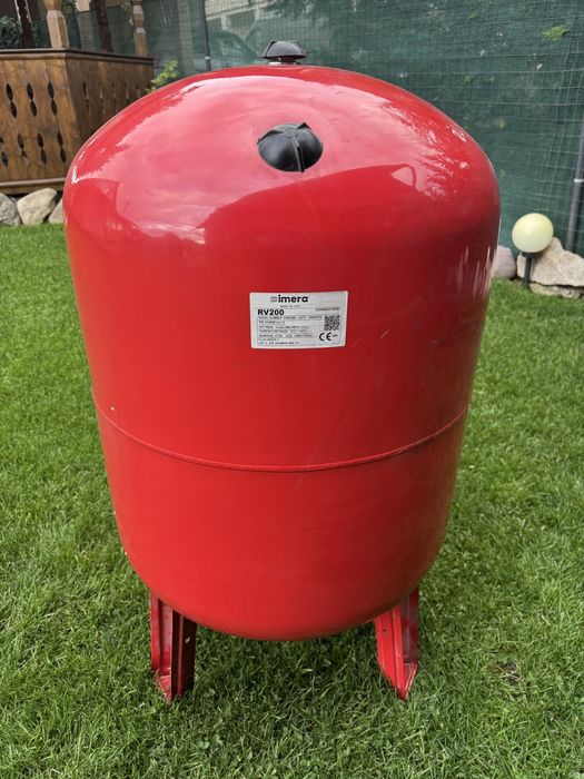 Vand centrala (cazan) si un pufer 2000 de litri