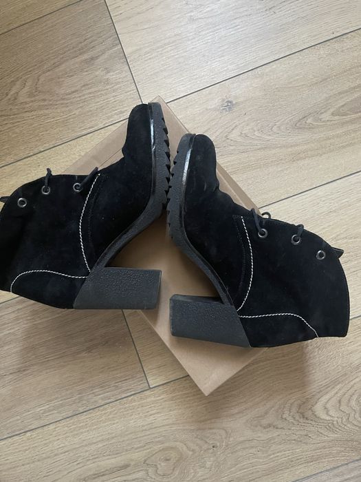 Botine piele intoarsa