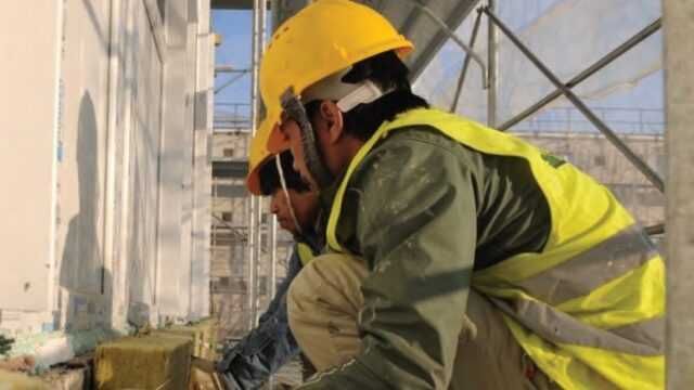 Renovari apartamente și case-reparatii, Dat cu var, mobilier