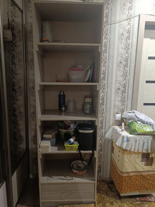 Продается шкаф пинал.