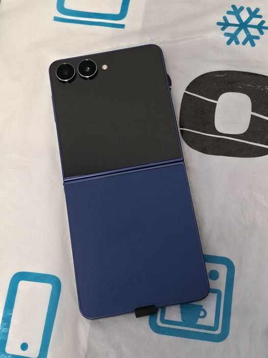 КАТО НОВ 256GB Samsung Z Flip 7 Зора Гаранция 2027г. Blue / Син