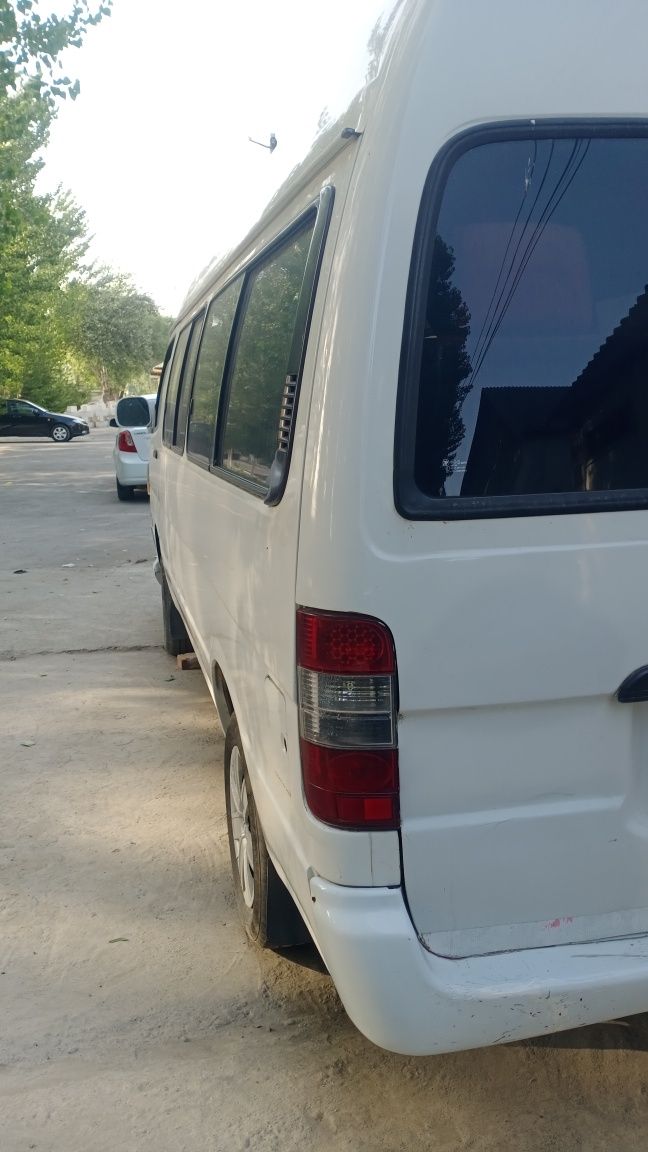Foton mikro avtobus