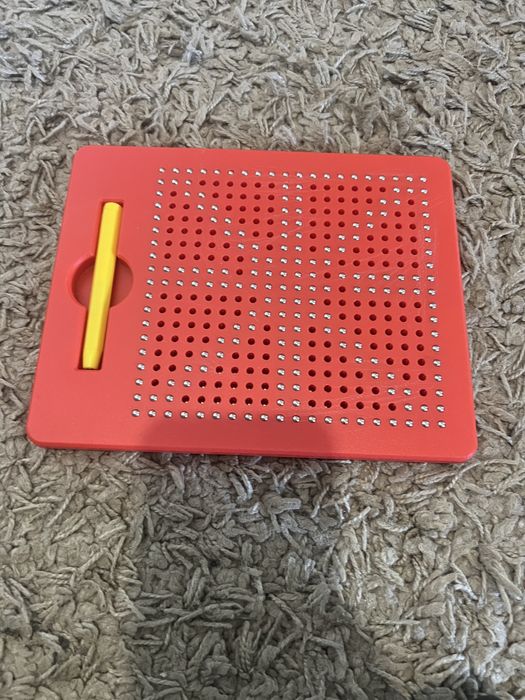 Tablă magnetică de desenat cu bile magnetice