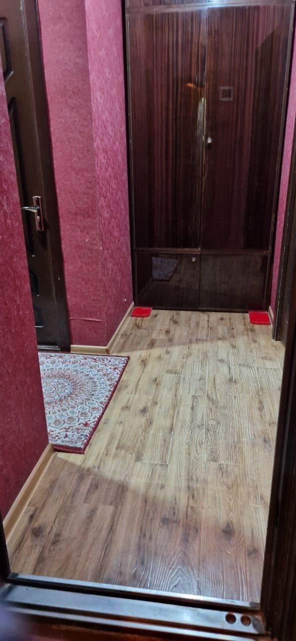 Аренда метро беруни 2.хонали оилага берилади хамма шароити бор