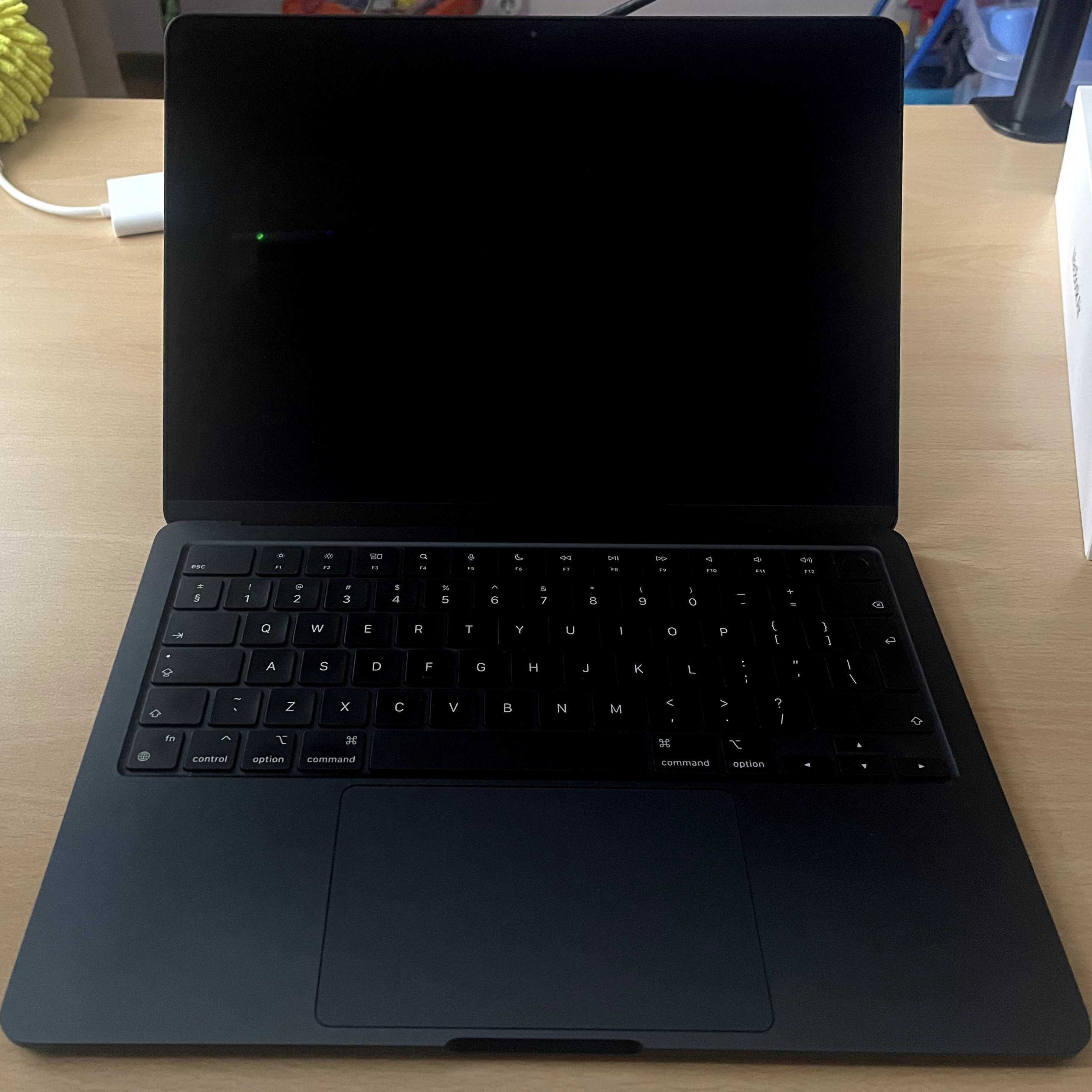 Apple MacBook Air 13" M3 8GB 256GB Midnight Гаранция