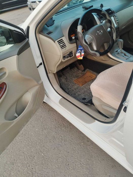 Продаётся Тойота Королла 1.8