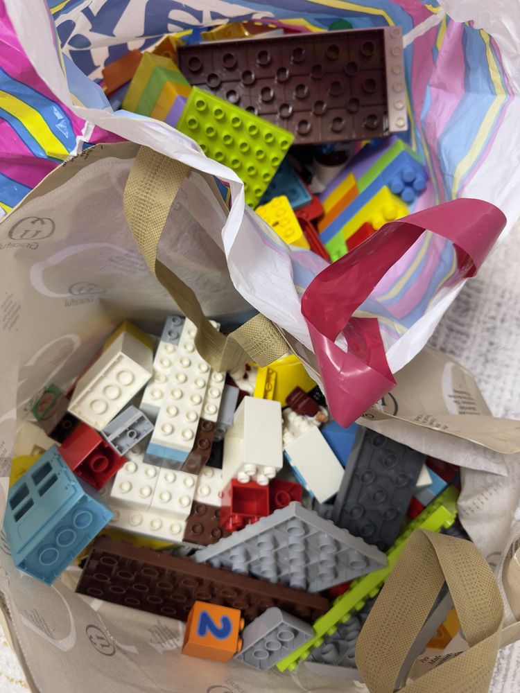 Продам два пакета конструктора “Lego duplo”