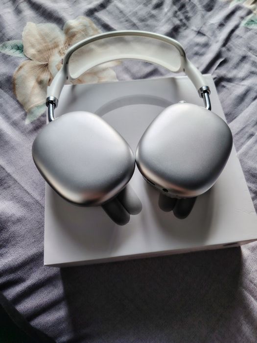 Air Pods Max ideal holatda