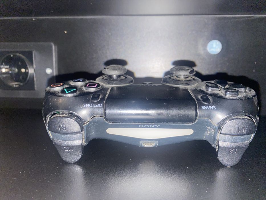 Vand 3 manete PlayStation 4