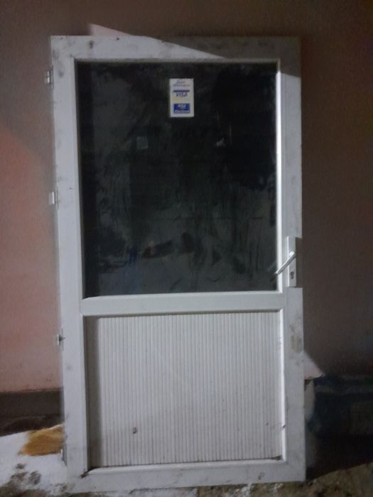 Пластикалық есик